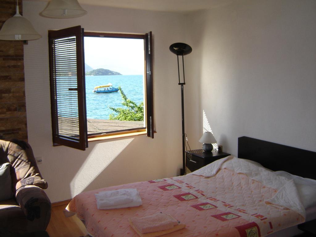 'By The Lake' Apartments Ohrid Ruang foto
