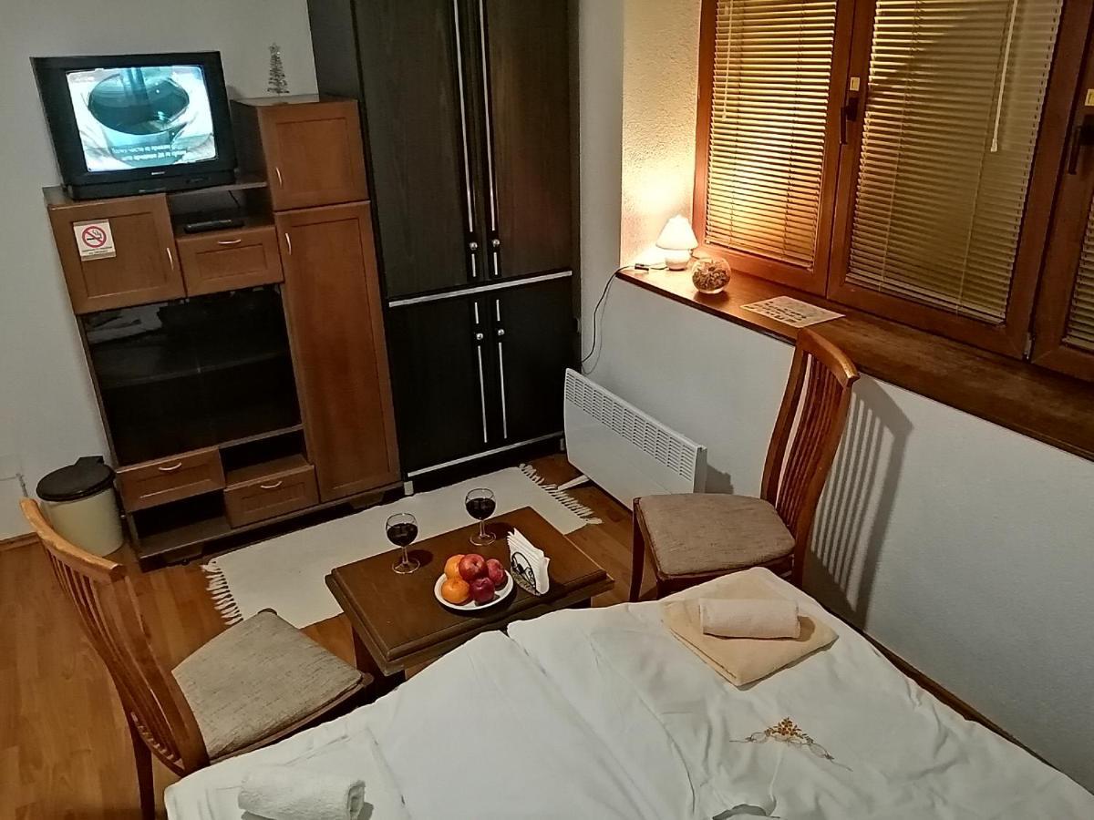 'By The Lake' Apartments Ohrid Bagian luar foto